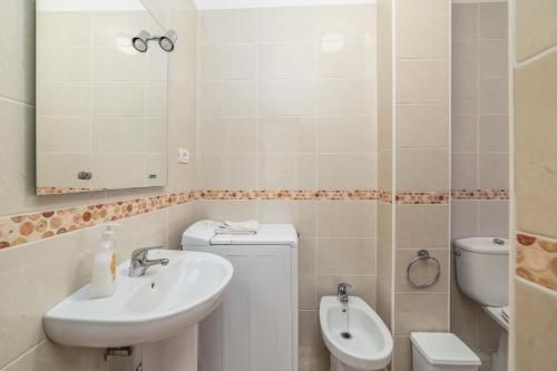Superior Apartment image 3