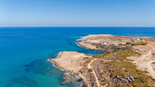 Homely Coastal Retreat with Stunning Views