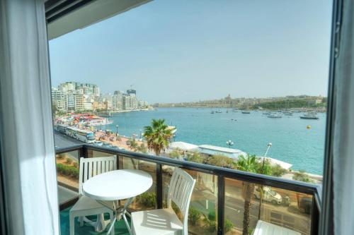 Seafront bright & spacious 2 bedroom, balcony, KDEG1-1, Слима (фото 2)