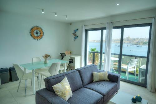 Seafront bright & spacious 2 bedroom, balcony, KDEG1-1, Слима (фото 3)