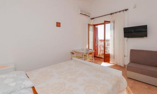 Apartments Niko - 50m from beach - image 14