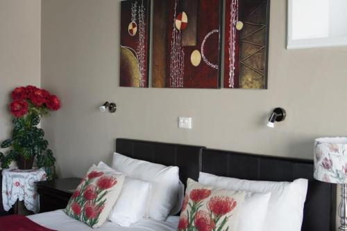Twin/Double Room image 5