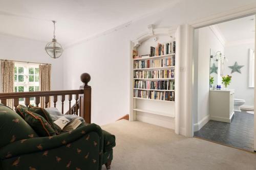 Gresham Hall - Norfolk Cottage Agency - Tap to explore photos