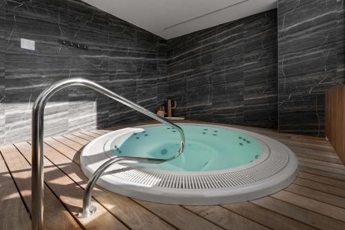 Pezsgőfürdő, Exe Sao Lazaro in Braganza