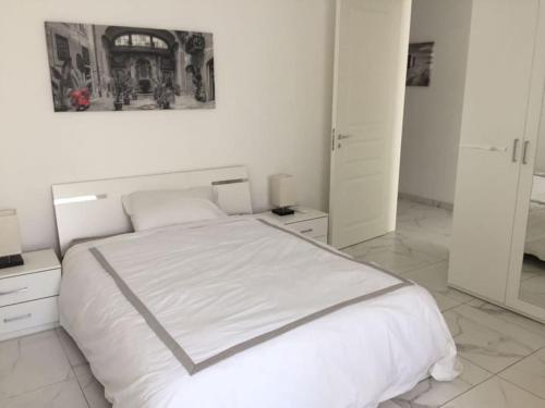 Brand new modern 2 bed 2 bath apt in St Julian's 2