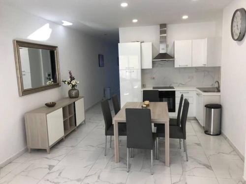 Brand new modern 2 bed 2 bath apt in St Julian's 3