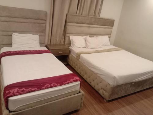 HOTEL DAY IN Empouriem - image 7