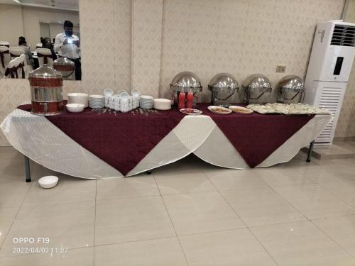 HOTEL DAY IN Empouriem - image 3