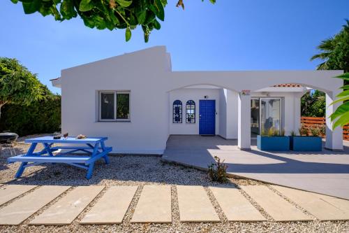 Ivy Blue Villa by Nomads - Short Walk to Coral Bay, Peyia (photo 5)