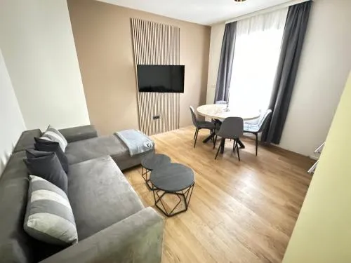 Alpin Apartments am Dorfbrunnen JUNIOR SUITE in Steinach am Brenner, Österreich