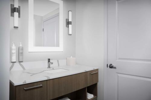 Homewood Suites by Hilton Jacksonville-Downtown/Southbank - image 12