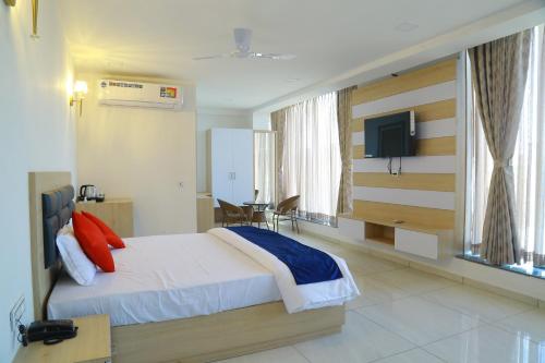 room detail thumbnail 1