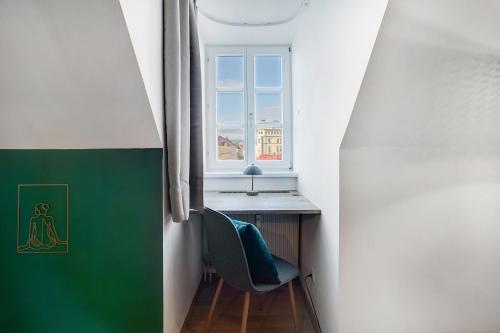 Emerald Design - Historic City Center with Free Parking & Panoramic View by HERO HOMES, Graz (zdjęcie 8)