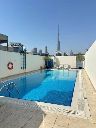 Urban Cozy 1BR apartment with Canal view - Free parking, Dubaï (photo 3)