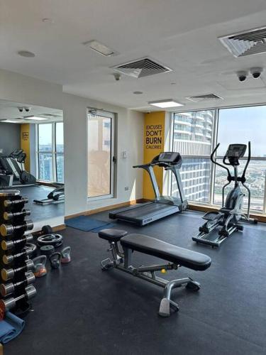 Urban Cozy 1BR apartment with Canal view - Free parking, Dubaï (photo 10)