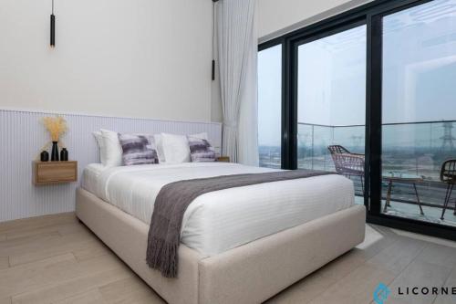 Modern Contemporary Studio in Azizi Riviera, Dubái