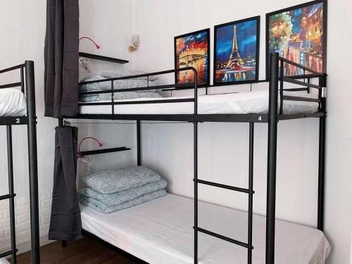 Rainbow Villa, One bed in shared dormitory room, please choose male or female room correctly, not mi in Вільжюф