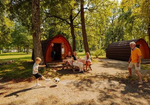 AZUR Waldcamping Auwaldsee in Ingolstadt, Deutschland