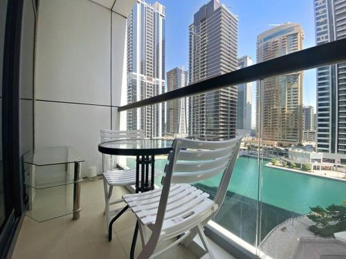 Urban Luxury Furnished 1 BHK with Gym and Pool Access, Dubai (photo 3)