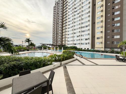 Heart of CDO Cozy Condo Wi-fi Netflix in Cagayan De Oro