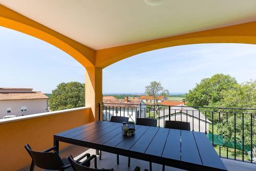 Charmantes Ferienhaus mit Meerblick, 2 Fahrraeder, Grill, privater Balkon, Waschmaschine in Fuskulin