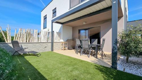 Nobles Neubauhaus mit privatem Garten, Liegen, Grill, Waschmaschine