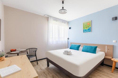 1 double bed