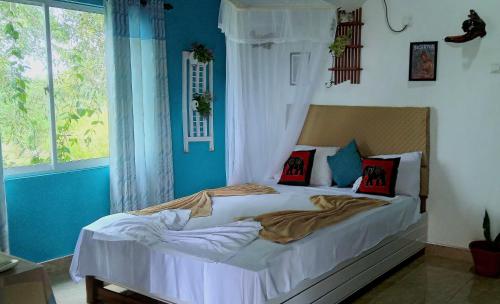 2 queen beds