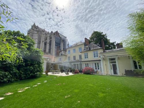 Hôtel particulier Au pied de la cathédrale gîte à louer Beauvais