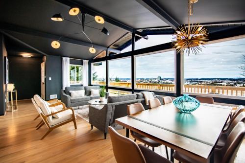 Stunning Sunsets Await at The Altamont in Birmingham, USA