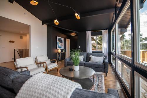 Stunning Sunsets Await at The Altamont in Birmingham, USA