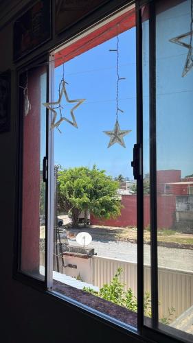 SUITE & QUARTO-HOME STAY- BAIRRO AFOGADOS- SUITE COM BANHEIRO PRIVATIVO e QUARTO com banheiro SOCIAL