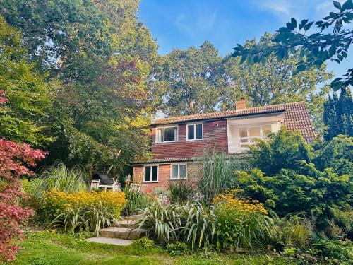 Mid-Century Modern gîte à louer Three Oaks Railway Station