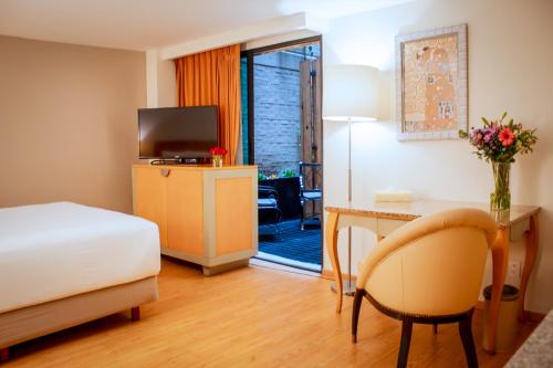 room detail thumbnail 0