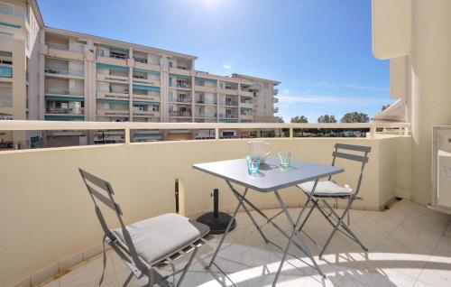 Beautiful Apartment In Antibes With Wifi - image 2