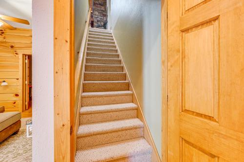 Near Hiking and Outdoor Rec Cabin in Sapphire