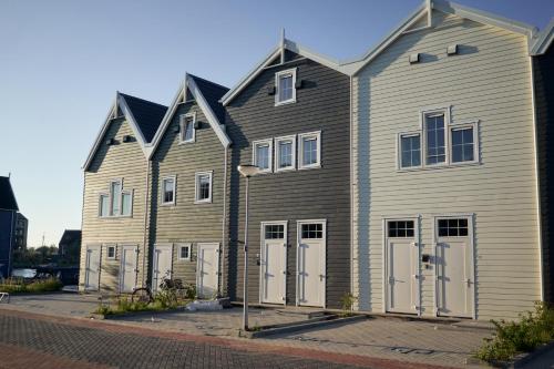 Captains Boathouse in ฮาร์เดอวิก