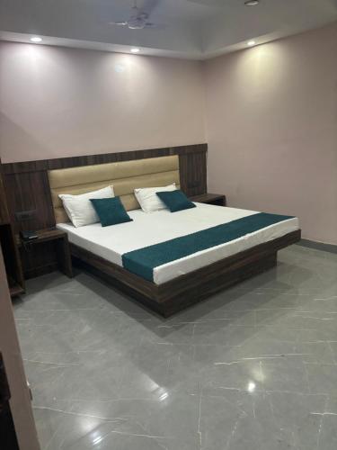Hotel swastik palace