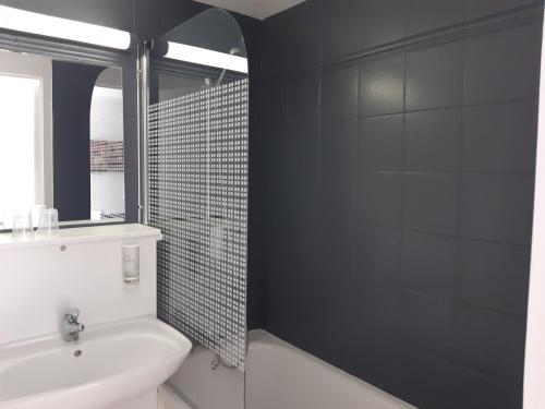 Brit Hotel Reims La Neuvillette - image 7