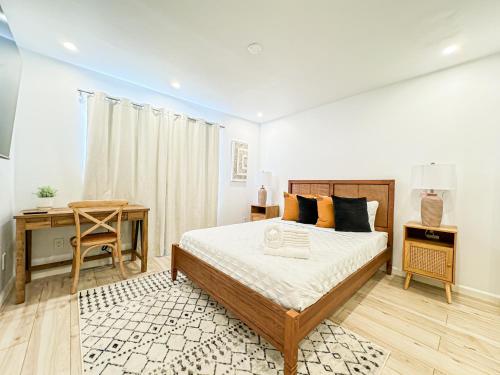 Boho-Chic 1BR-1BA Oasis near Hollywood -BRBEV13, Los Angeles
