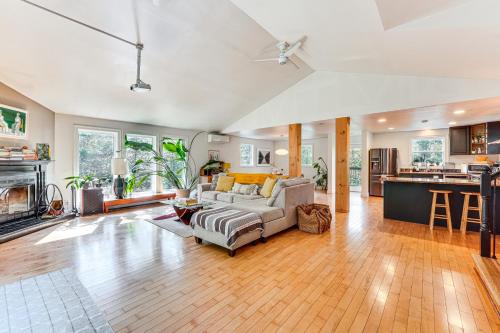 Secluded Kerhonkson Home with Fire Pit, Near Hiking! in Accord, USA