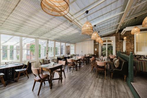 Winchester Royal Hotel - image 12