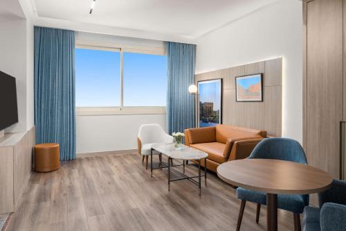 Hilton Alexandria Green Plaza - image 5