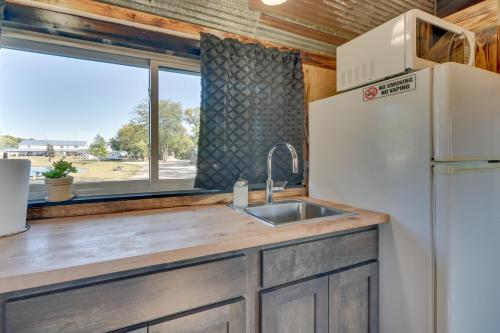 Steamboat Rock Cabin Near Trails and River! thumb 4
