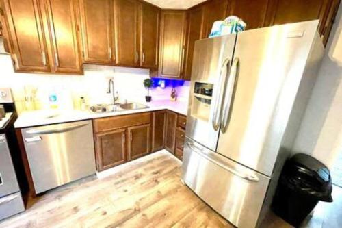 Private Ranch - Entire Home - 3 Bed Room - Hot Tub - King Bed - Fenced Yard - Pets & Kids Welcome - Game Shed - Free WiFi, Columbus (Foto 9)