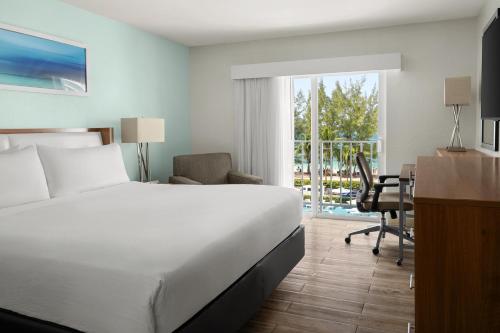 King Room with Ocean View room in Courtyard by Marriott Nassau Downtown/Junkanoo Beach