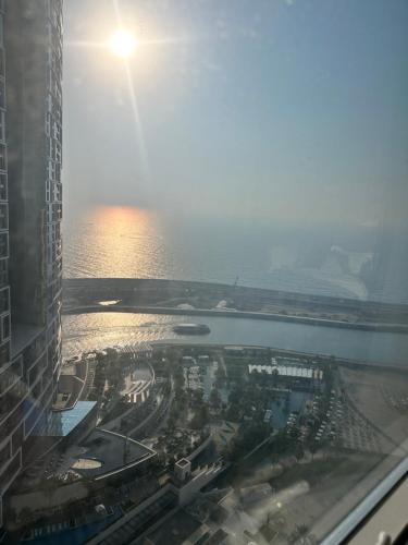 Luxurious Sea View Al Bateen Apartments, Beach Access JBR, Dubai, Dubái (foto 5)