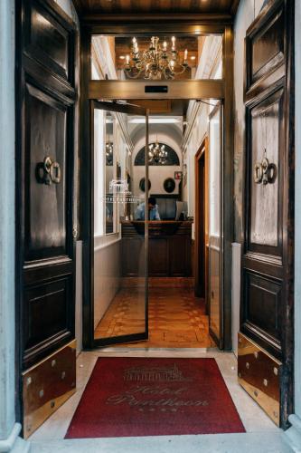 Hotel Pantheon - main image