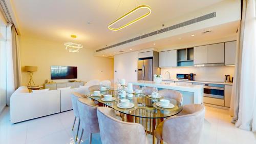 Vacationer Holiday Homes I Lux 3 Bed I Private Beach Access, Emaar Beachfront I Sunrise Bay Tower 2, Dubaj (fotografie 3)