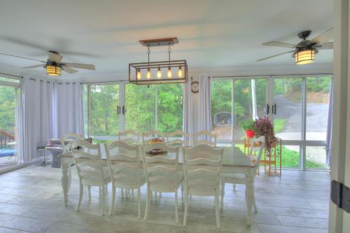 Lakefront Paradise Island